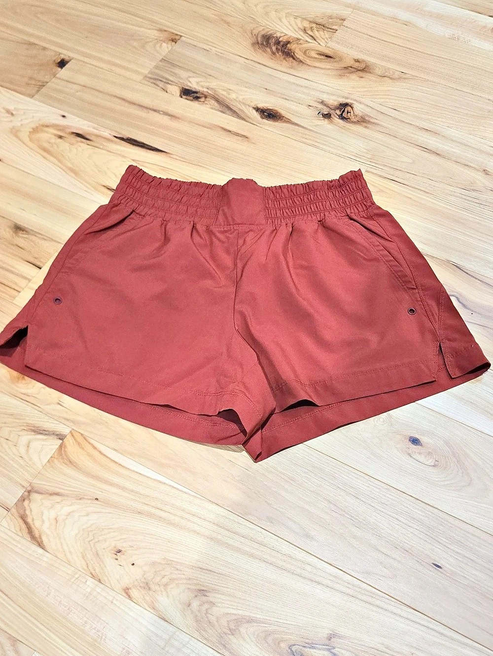 Old Navy High-Waisted StretchTech Shorts Athletic Shorts Red Small